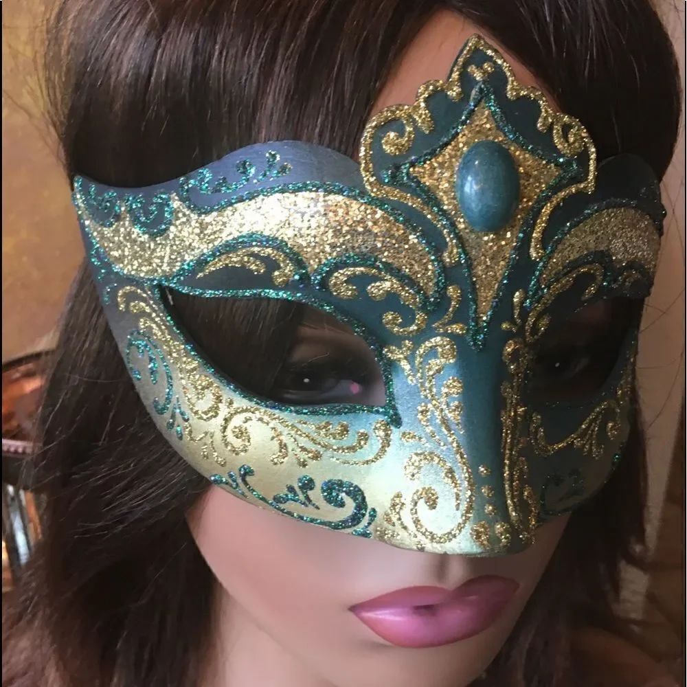 🎃 17 Green n Gold Eye Mask!